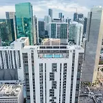 Pop Art Sunlit Apartment Prime Miami Pool Free Parking