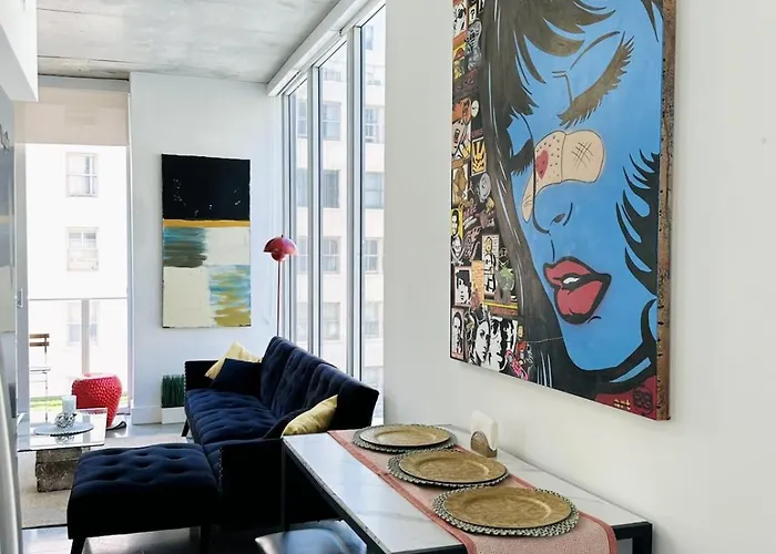 Pop Art Sunlit Apartment Prime Miami Pool Free Parking